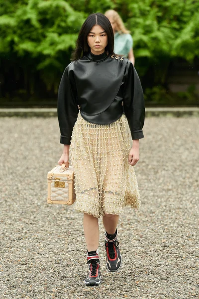 Look 29